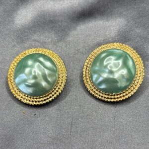 Elegant Green and Gold Women's Earrings